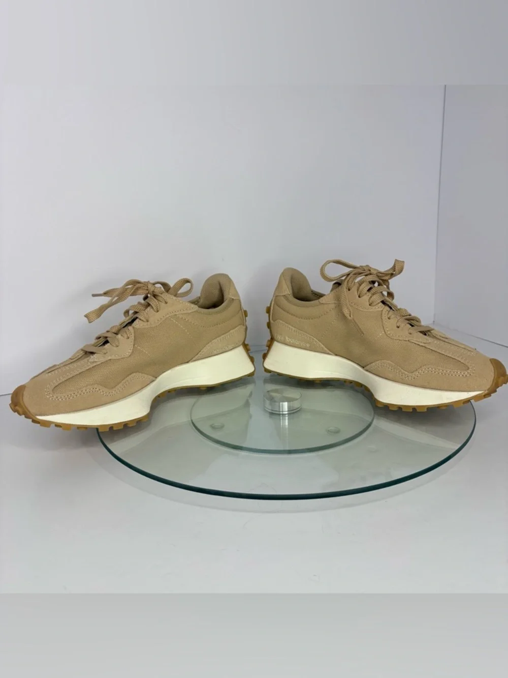 New Balance 327 Sneakers Women’s Size 6 Beige Leopard Print Retro Running - Picture 7 of 10